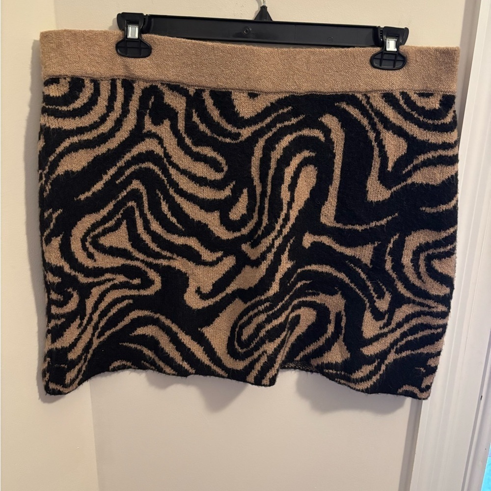 BP Tan and Black Lava  Print Mini Skirt 2X
